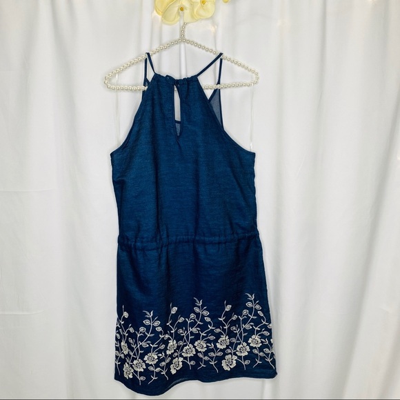 Westport Halter Top Floral Embroidered Denim Dress - Medium NWT - Picture 4 of 6